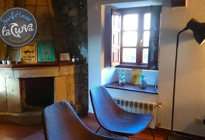 مبيت وإفطار La Curva Surfhouse   Hostel