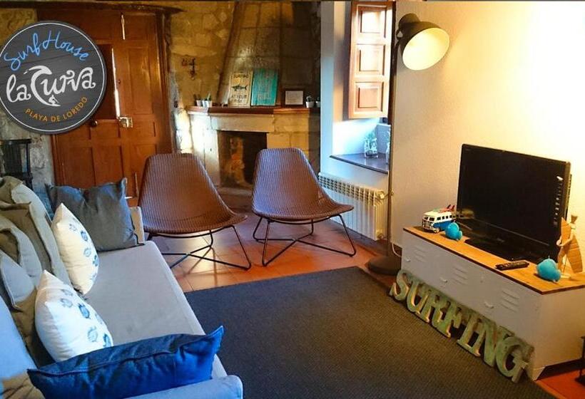 مبيت وإفطار La Curva Surfhouse   Hostel
