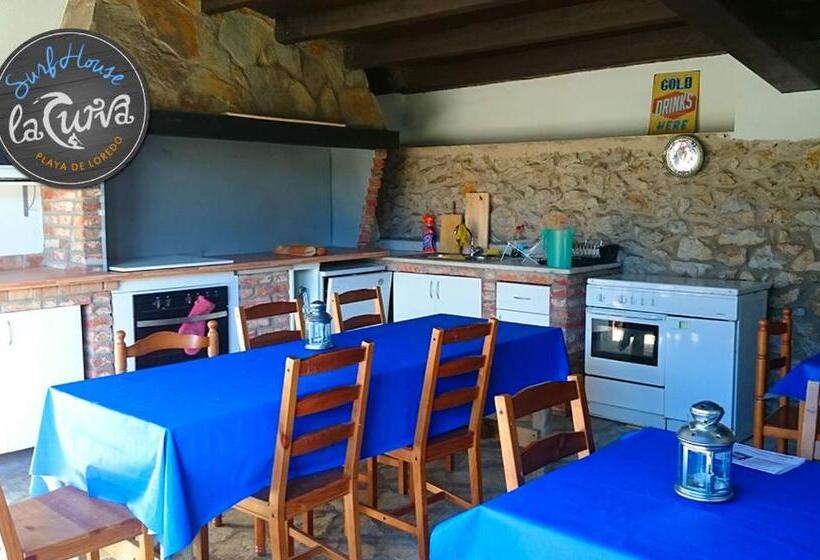 مبيت وإفطار La Curva Surfhouse   Hostel