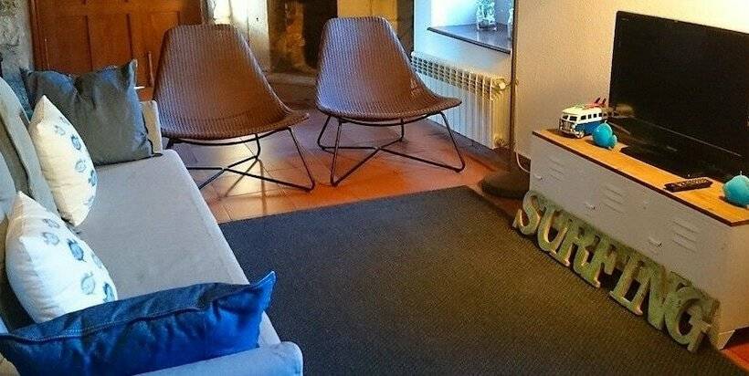 مبيت وإفطار La Curva Surfhouse   Hostel