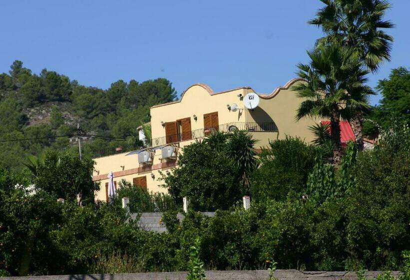 ベッドアンドブレックファースト La Promesa