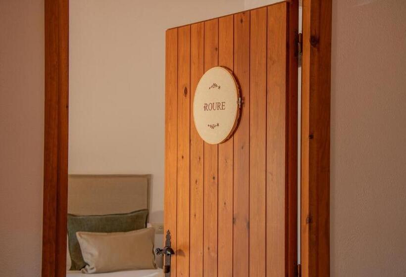 تختخواب و صبحانه Mas Camins