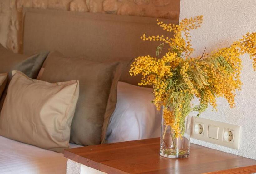 تختخواب و صبحانه Mas Camins