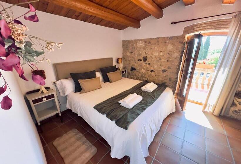 تختخواب و صبحانه Mas Camins