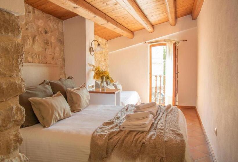 تختخواب و صبحانه Mas Camins