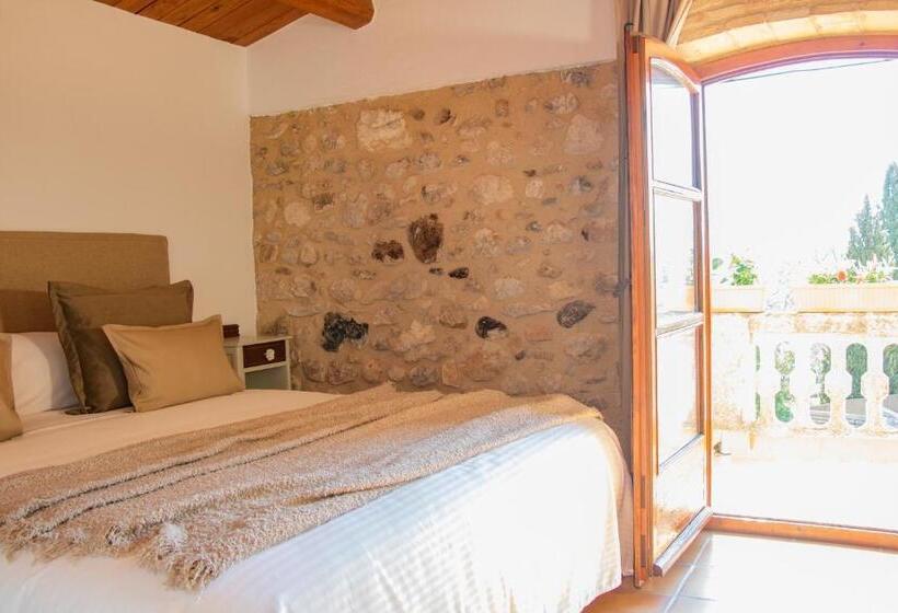 تختخواب و صبحانه Mas Camins