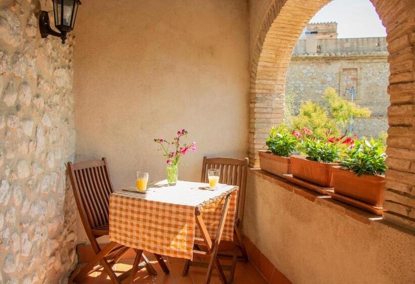 تختخواب و صبحانه Mas Camins