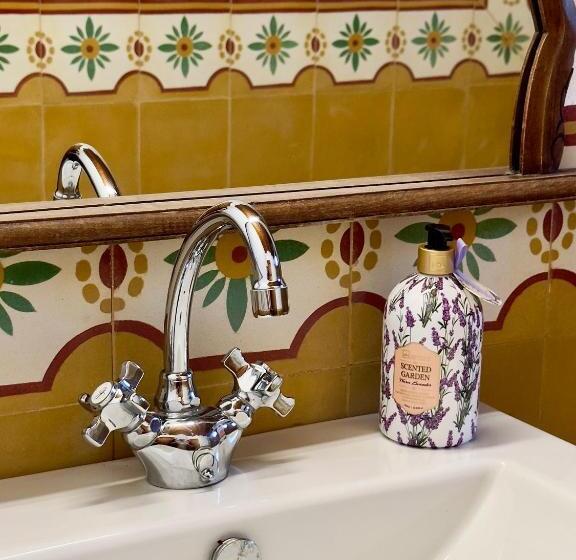 تختخواب و صبحانه Mas Camins