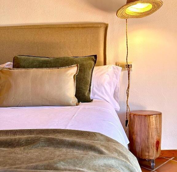 تختخواب و صبحانه Mas Camins