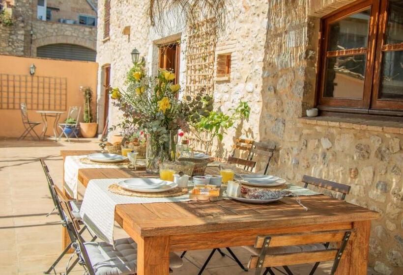 تختخواب و صبحانه Mas Camins