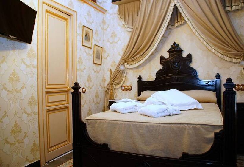 تختخواب و صبحانه Sitges Royal Rooms