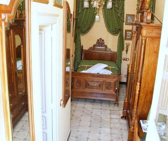 تختخواب و صبحانه Sitges Royal Rooms