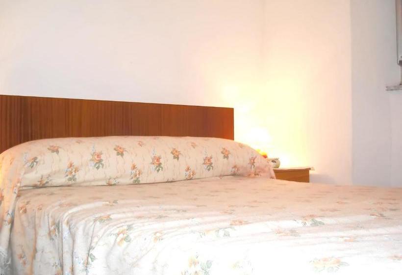 Charming House In Ourol With Mountain View Large Garden