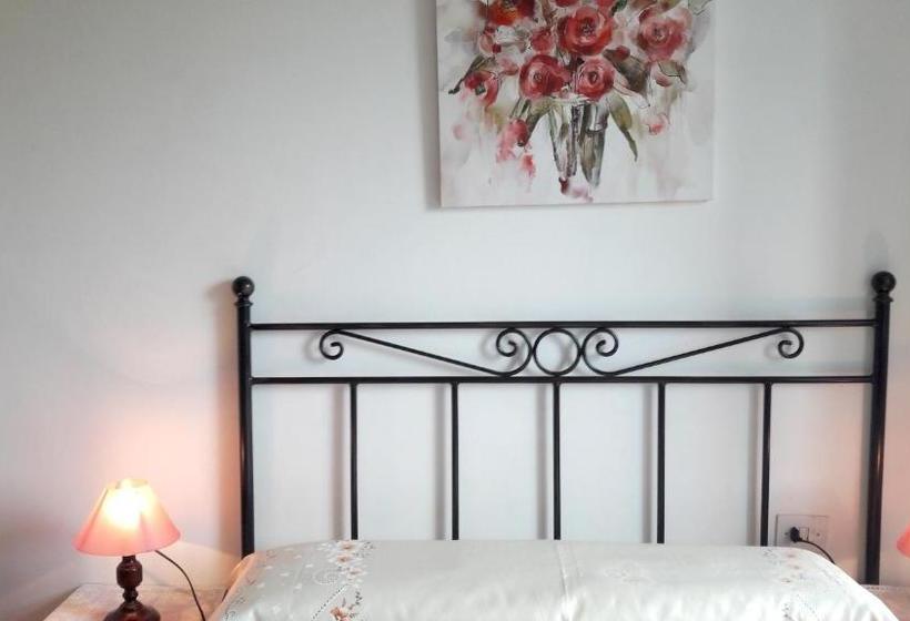 Charming House In Ourol With Mountain View Large Garden