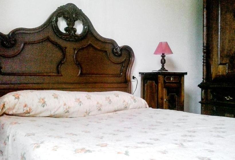 Charming House In Ourol With Mountain View Large Garden