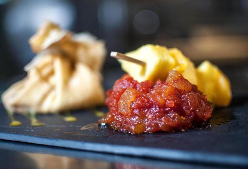 Escuderos Hotel Cruz