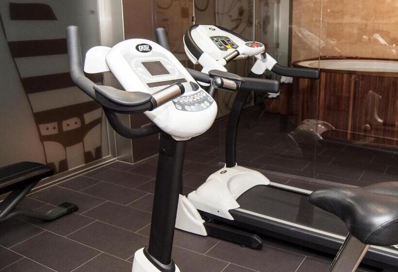 Escuderos Hotel Cruz