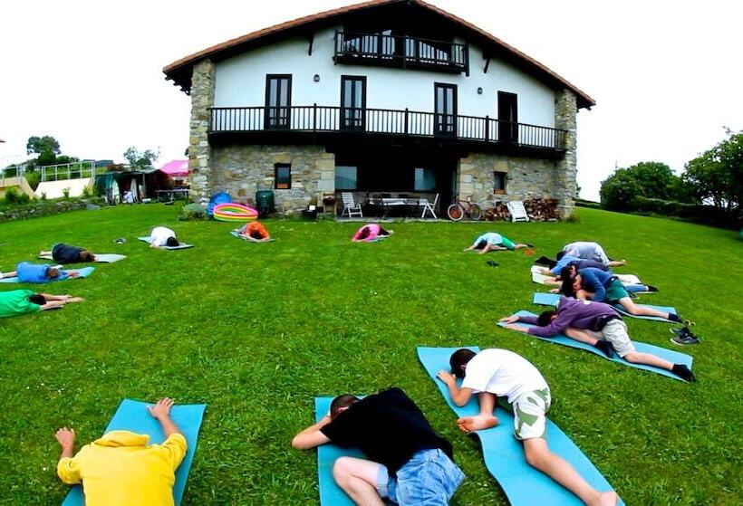 Hostel Barrika Surf Camp