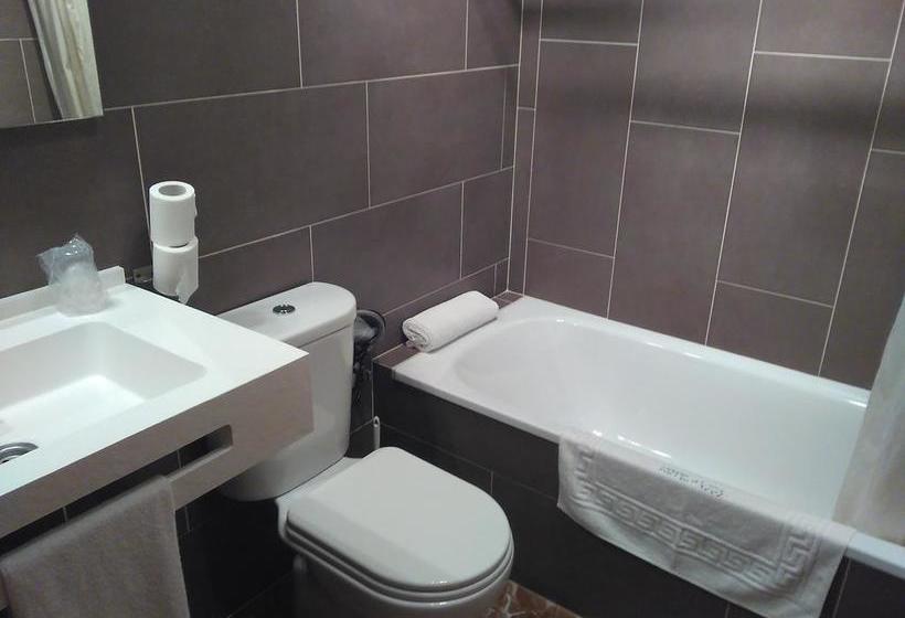 Отель Arcos Coruña