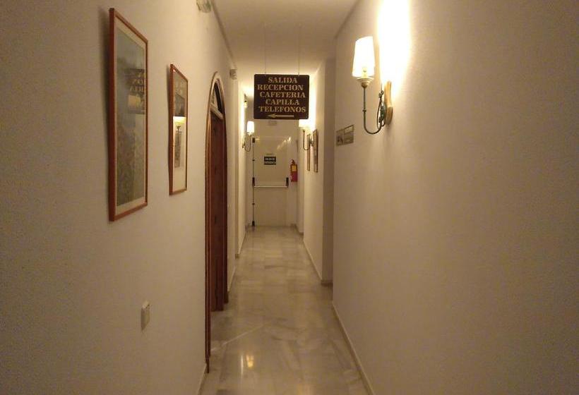 Отель Arcos Coruña