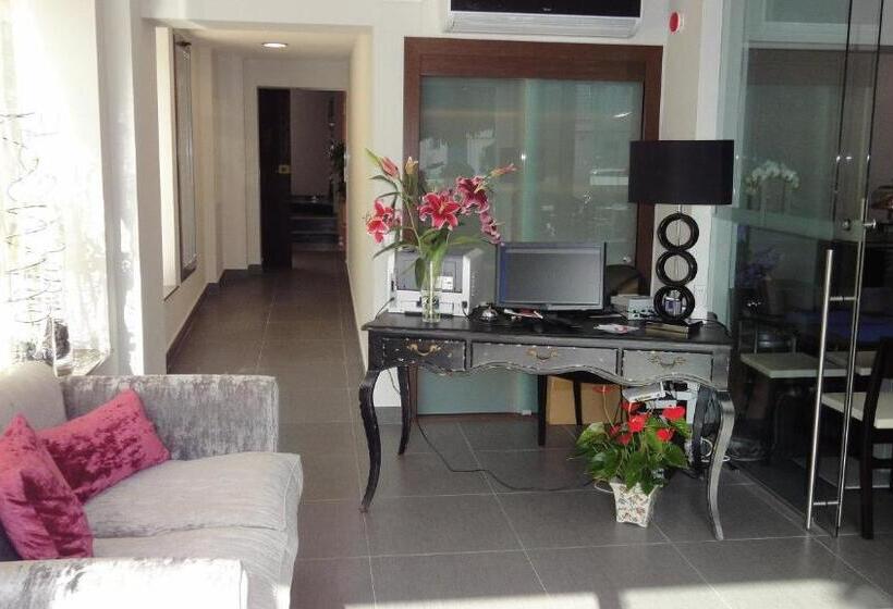 Отель Avenida 31