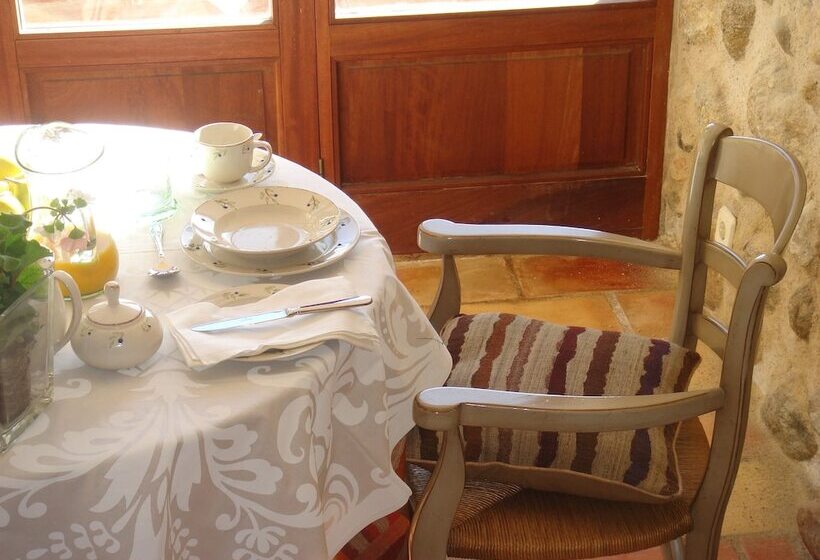 هتل Can Carbó De Peralada