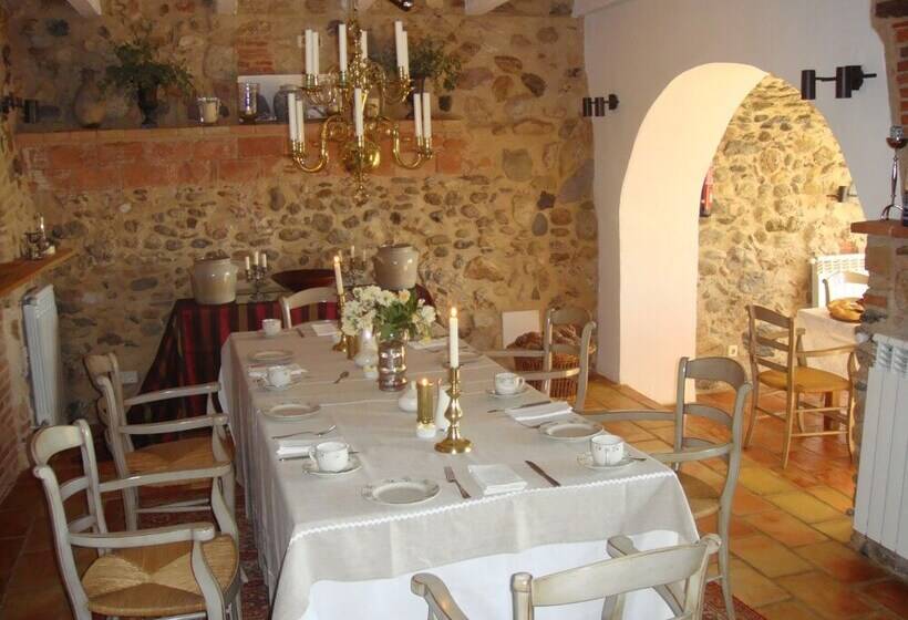 فندق Can Carbó De Peralada