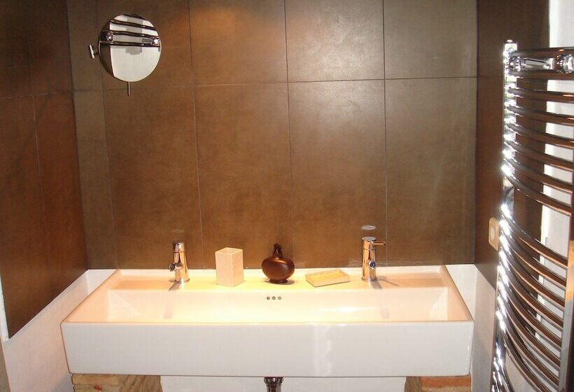 هتل Can Carbó De Peralada