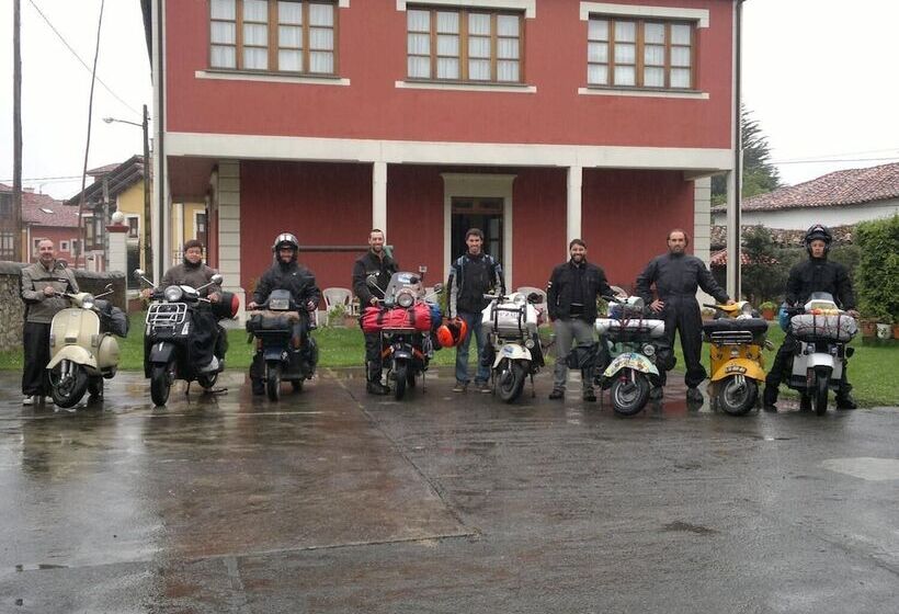 هتل Casa De Indianos Don Tomas