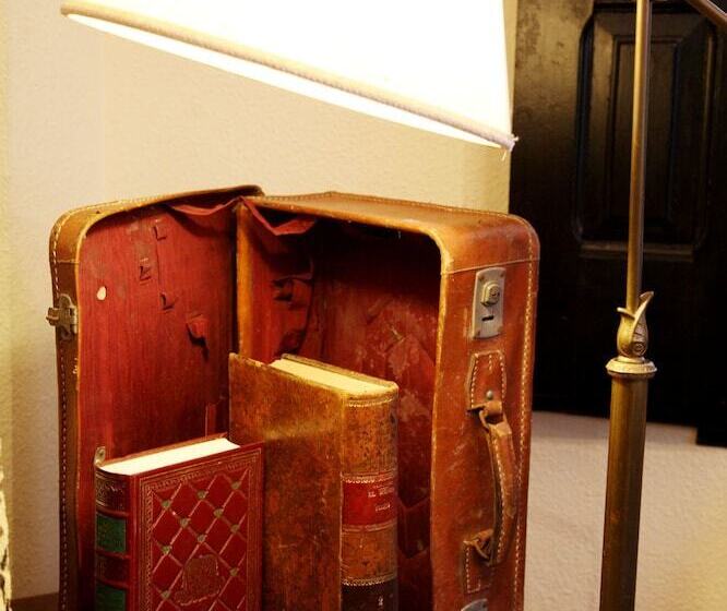 هتل Casa De Indianos Don Tomas