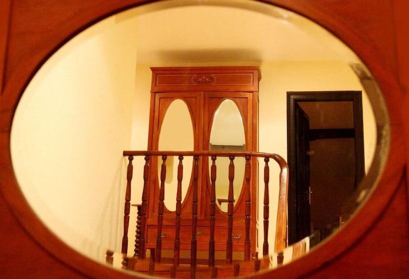 هتل Casa De Indianos Don Tomas