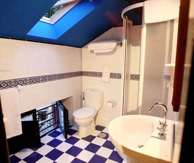 هتل Casa De Indianos Don Tomas