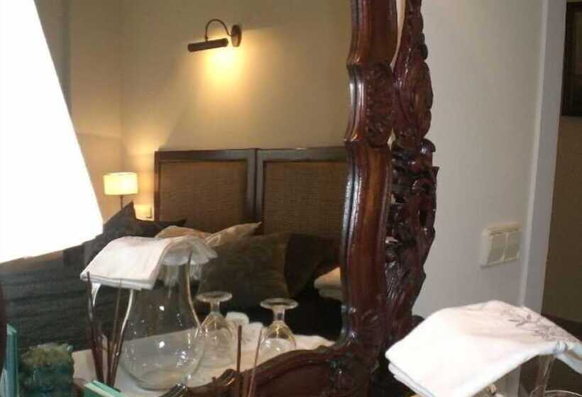 هتل Casa Del Castillo