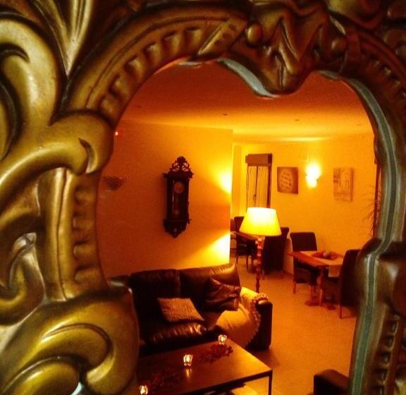 هتل Casa Del Castillo