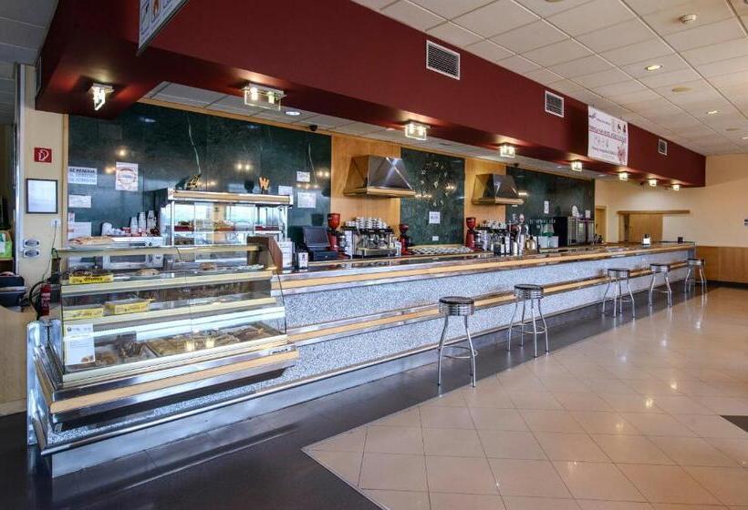 בית מלון כפרי Castillo El Burgo