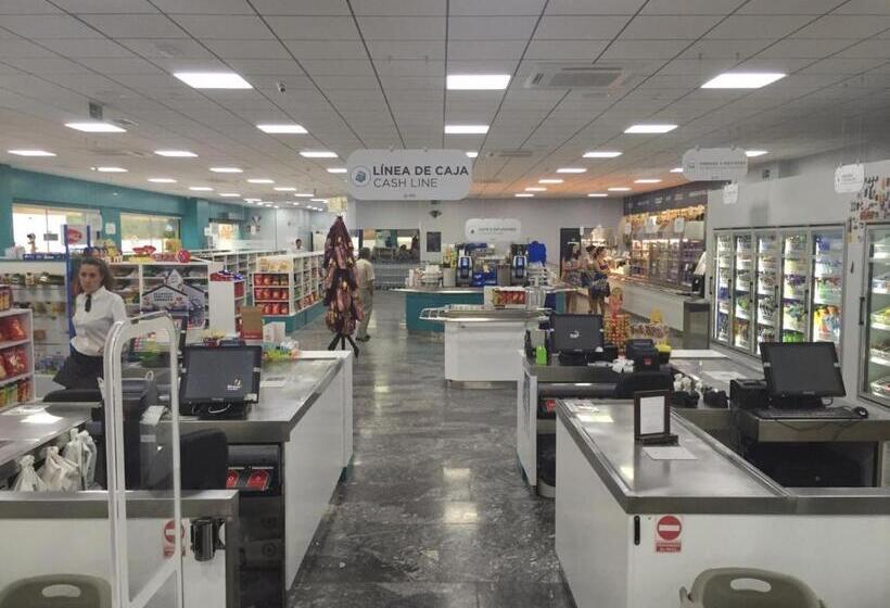 هتل Complejo Leo 24h