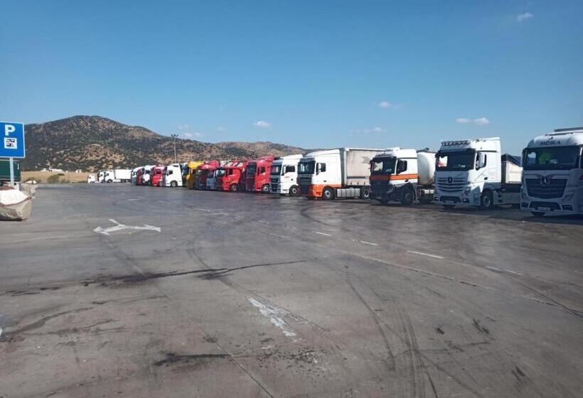 هتل Complejo Leo 24h