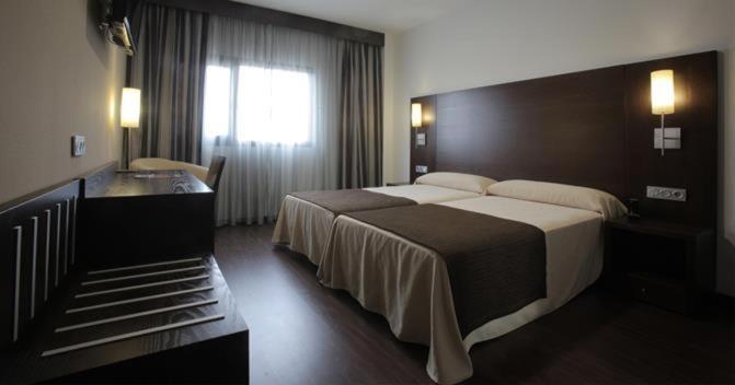 هتل Complejo Leo 24h