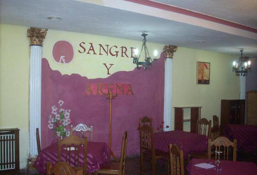 فندق Corona De Castilla