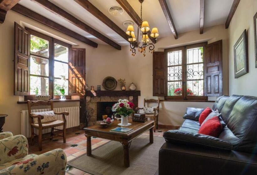 בית מלון כפרי De Montaña Cueva Ahumada