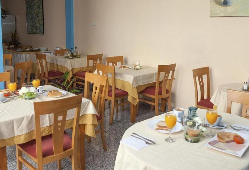 ホテル El Pinche De Oro