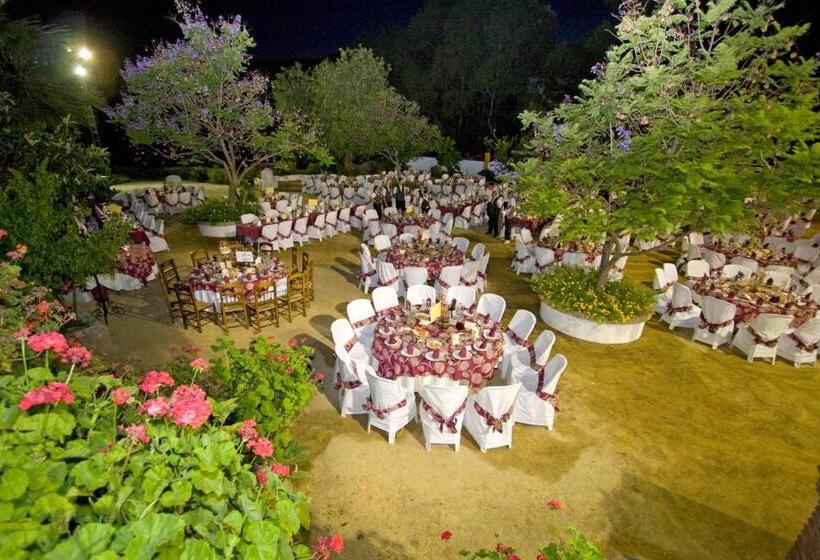هتل Hostal El Cortijo