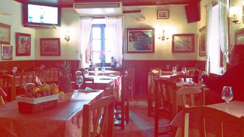 هتل Hostal La Maya