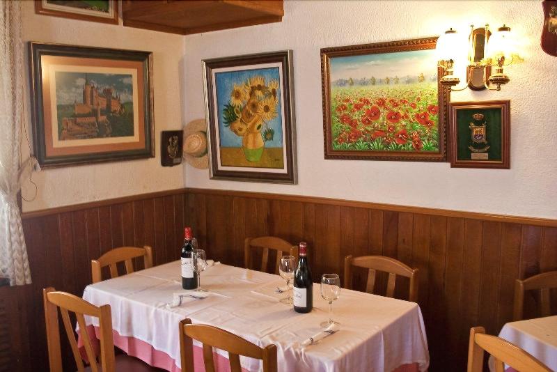 هتل Hostal La Maya