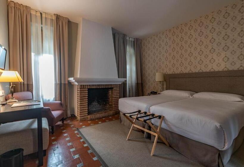 Отель La Almoraima