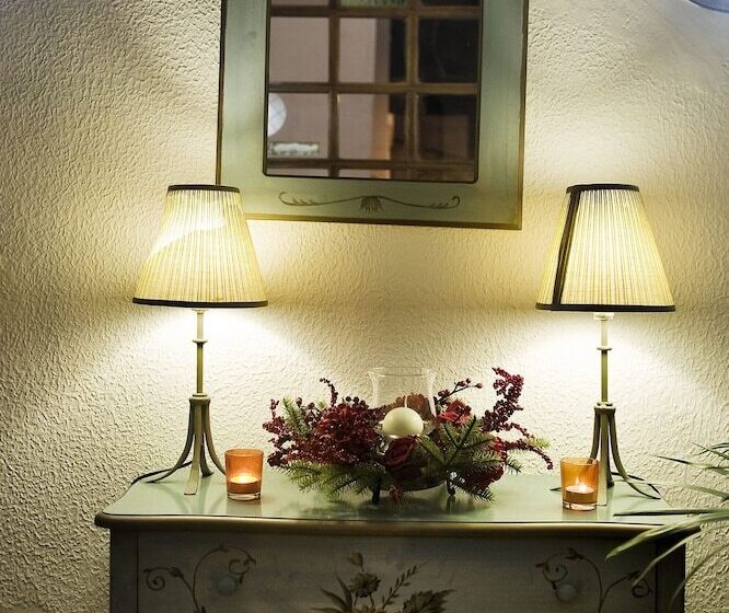 Отель La Goleta