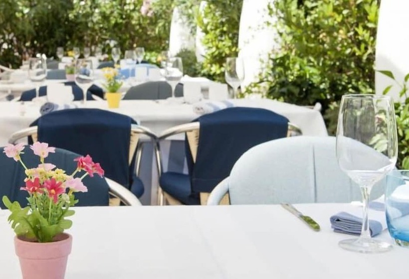 Отель La Goleta