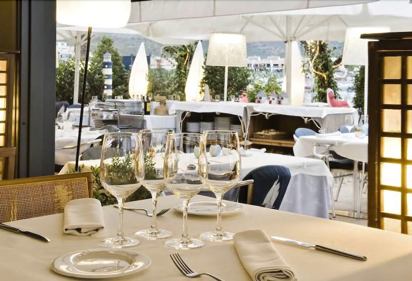 Отель La Goleta