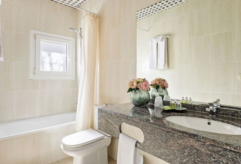 Отель La Goleta