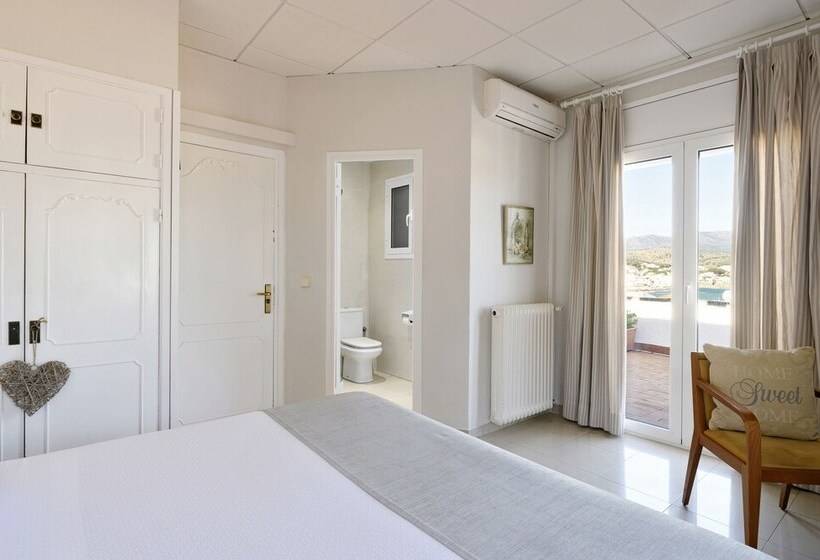 Отель La Goleta